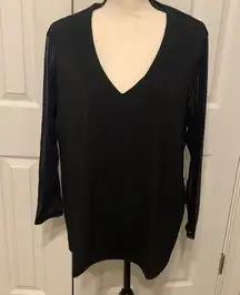 T Tahari V Neck Illusion Sleeve Plus Top