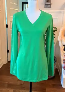 Found NWOT Green V-Neck Long Sleeve Women's Fitted Top