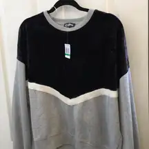 FINAL MARKDOWN NWT ladies freshman sweatshirt large