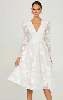 Helsi Parker Embroidered Long Sleeve Cocktail Dress V Neck Lace Size M