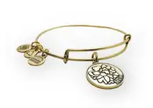 Alex and Ani ❤︎︎ Because I Love You Mom Expandable Bangle Bracelet ❤︎︎ Gold ❤︎︎