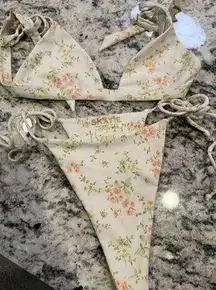 skatie bikini (SMALL TOP AND MEDIUM BOTTOM)