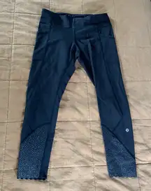 Wonder Under Scalloped Leggings