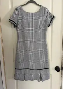 Black & White Tweed Short Sleeve Herringbone Dress w/ Drop Waist & Pleats Size 6