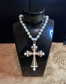 Beautiful Faux Pearl & Gold Cross Necklace