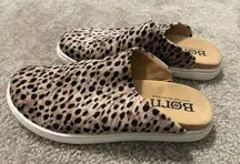 Women’s BORN Zen Black Brown Cheetah/Animal Slip On Comfort Mule Shoes Size 7