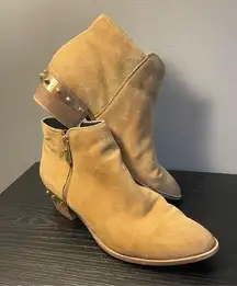 Sam Edelman Circus Holt Camel Suede Ankle Boots 9 Gold Studded Spike Tan Bootie