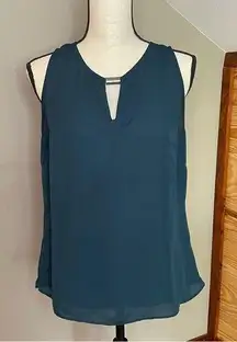 Blue Green Sleeveless Metal Accent Keyhole Top Medium