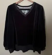 Peace Love World Garment Dyed Velvet Pullover Top Onyx  Woman’s Size 2XS V Neck