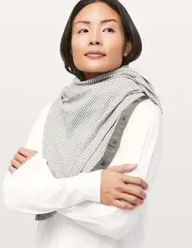 Lululemon Vinyasa Cardigan Wrap Infinity Scarf *Rulu Grey Heathered White Stripe