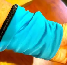 Wrist band with zipper compartment