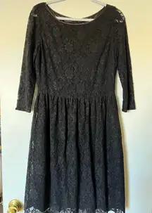 Tahari Black Lace Dress – Size 10 – Elegant & Timeless
