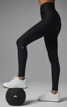 Alo Yoga NWT High Waisted Airlift Leggings in Black Size L