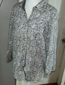 Women's Black and White Patterned Top