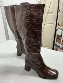 Womans Suedi Knee High Boots Brown Croc Faux Leather 7.5 Blk Heel 1/2 Zip NWOT