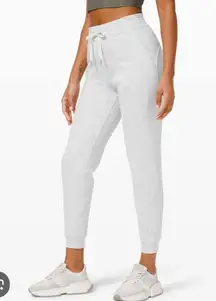 Lululemon Scuba High-Rise Jogger gray 
*Fleece 28"SZ 4 Womens