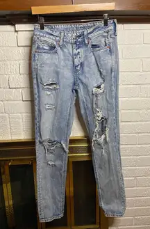 American Eagle Tomgirl Distressed Ripped Acid Wash Light Denim Mom Jeans Size 2