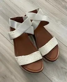 Franco‎ Sarto Ivory White Snake Embossed Platform Sandals Criss Cross Straps 7