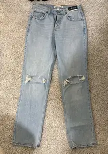 Abercrombie Curve Love Mid-Rise 90s Straight Jeans