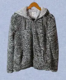 -`♡´- Free! Thread + Supply Wubby Teddy Jacket Size S