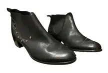 Munro Black leather Chelsea Ankle boots Booties with Stud Detail western