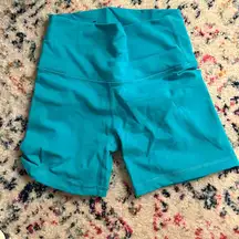 Aritzia TNAction biker shorts 6”