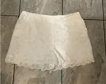 Zara White Eyelet Scalloped Hem Hot Shorts Size L