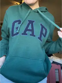 Gap Women’s Hoodie W Medium. Lightly worn and in great condition! 