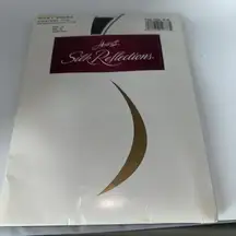 NOS Hanes Silk Reflections Silky Sheer Control Top Reinf  Toe  718 Navy EF 2002