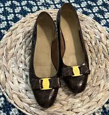 Salvatore Ferragamo Brown Leather Alligator Vara Bow‎ Pumps Size 8