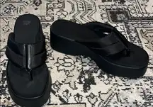 Black Platform Wild Fable Flip-Flop Shoes