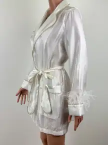 La’ Ros Gold Thread Feather Accent Sleeves Sleep Bath Robe Dressing Gown Small