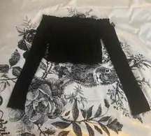 BRANDY MELVILLE OFF-SHOULDER RIBBED TOP 