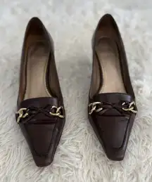 Audrey Brooke Brown Leather Pointed Toe Kitten‎ Heels Gold Chain Detail size 9.5