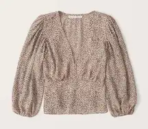 ABERCROMBIE & FITCH Cheetah Print Puff Sleeve V-Neck Smocked Blouse Top Size XL