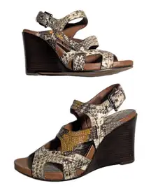 Donald J Pliner Gilda Beige Snakeskin Textured Leather Strappy Wedge Sandals 7