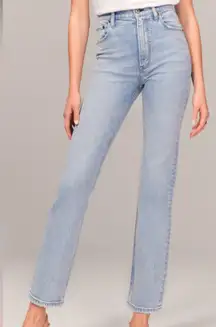 Abercrombie & Fitch Women’s Light Blue Straight Ultra High Rise Jeans Size 31/12