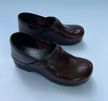 Dansko Professional Cordovan Cabrio Sz 40 (9.5-10)