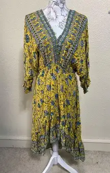 Umgee  hi low hem dress, yellow paisley, ruffled sleeves, size small‎