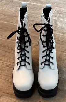 Madden Girl Stylish White Lace-Up Women's Boots- size 7.5