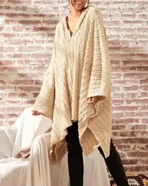 Simple by Suzanne Betro Oatmeal Cable-Knit Hooded Poncho size medium