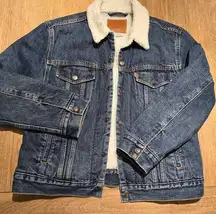 Levis Womens EX-BOYFRIEND SHERPA TRUCKER JACKET sz M Oversized