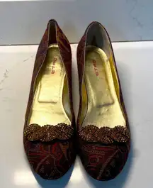 Etro Vintage Kitten heel round toe Multi- Color Paisley shoe. Size 41 (10.5)