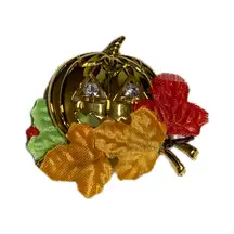 Vintage Halloween Pumpkin Brooch with Autumn Leaves – Rhinestone Eyes – Fall Pin