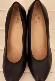 Naturalizer Naomi Black Leather Block Heel Pumps Women's Shoes