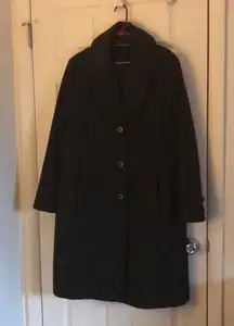 's woman coat black  size 1X Good condition