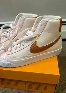 Nike Blazer Mid ‘77