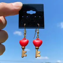 Vintage Deadstock 80s/90s Russ Key to My Heart Earrings