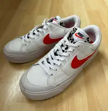 Nike Court Legacy Lift Women’s