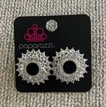 NWT‎ Paparazzi diamond earrings